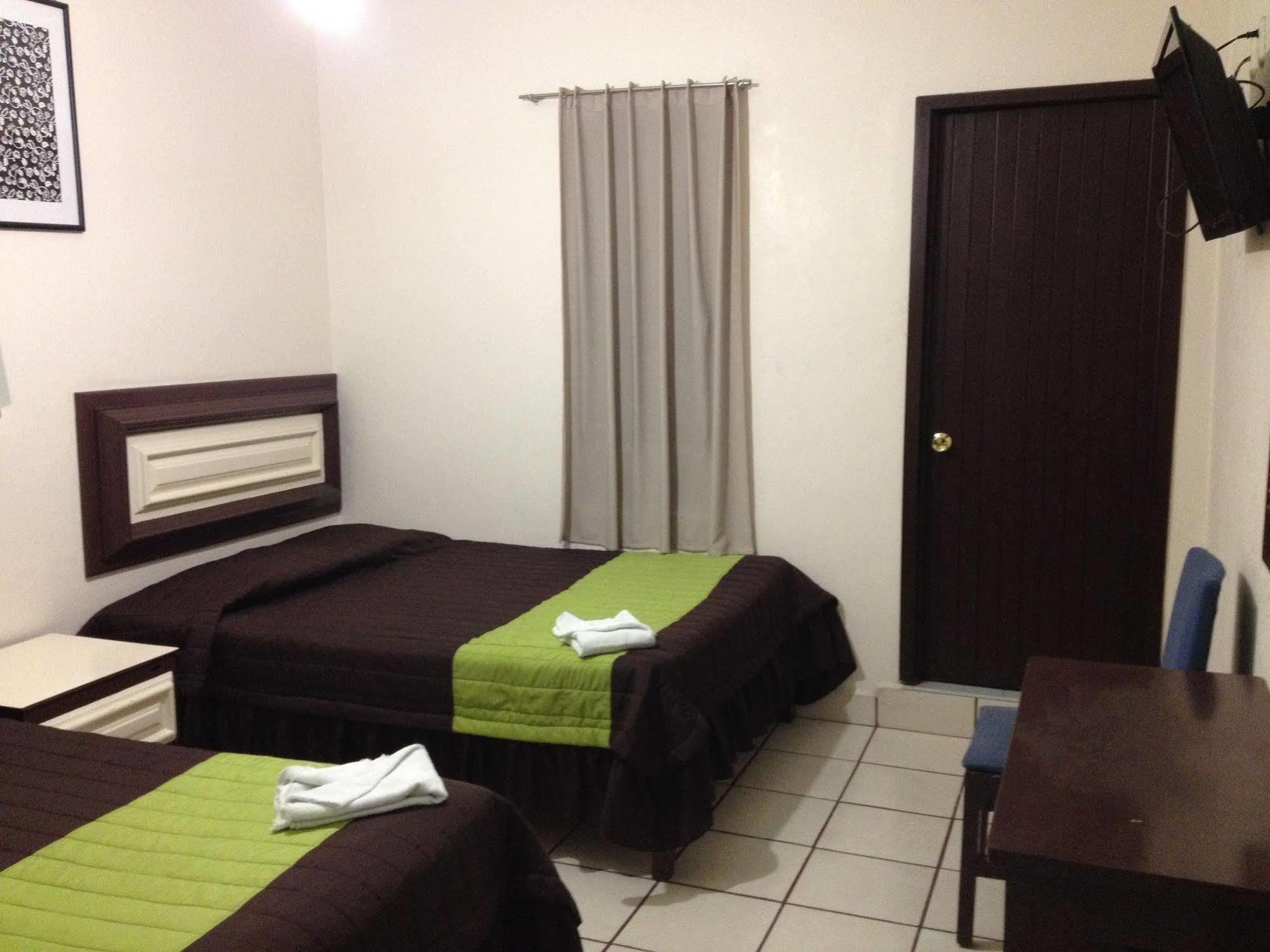 Hotel El Roble Tuxtla Gutiérrez Extérieur photo